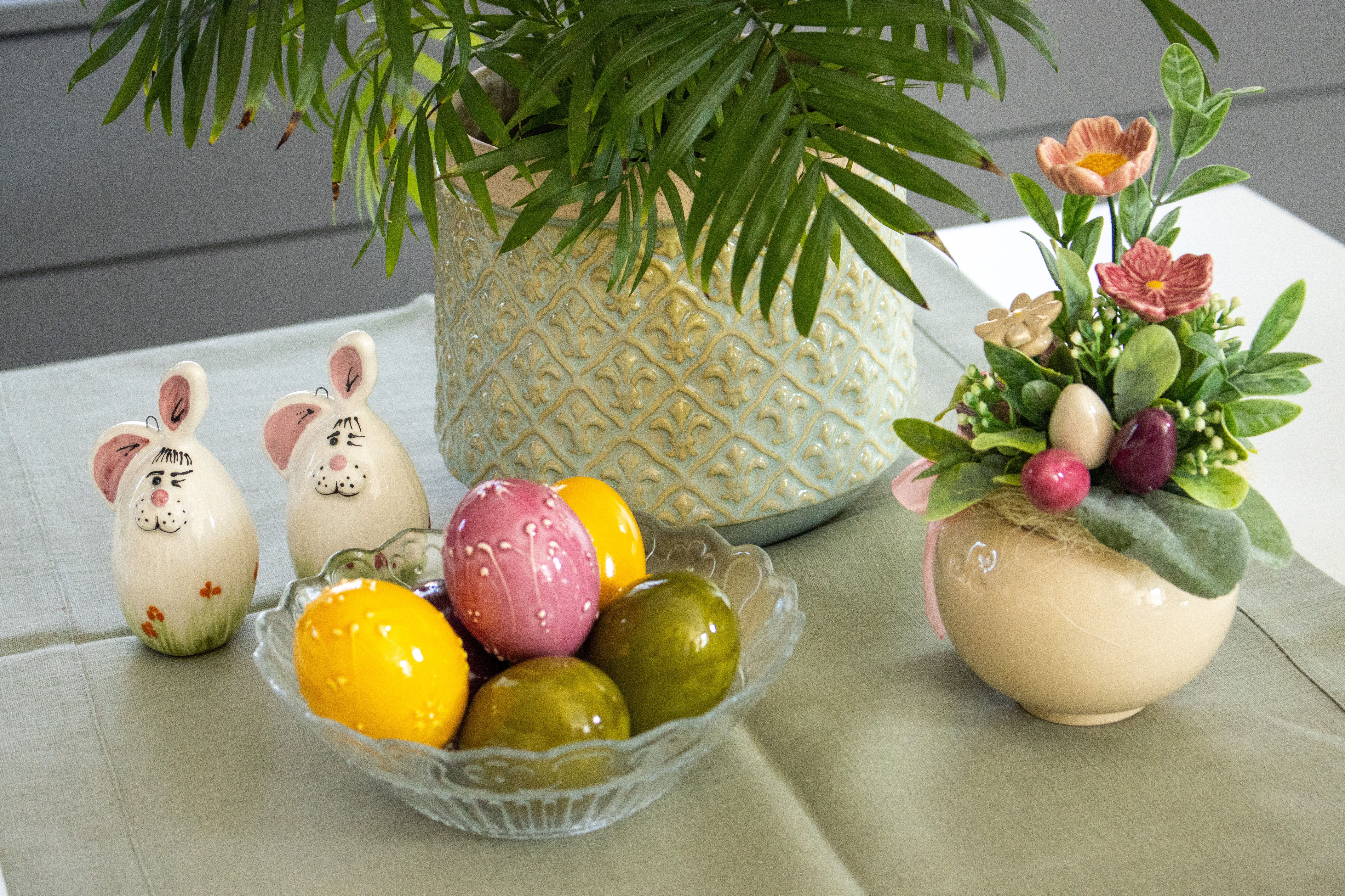 Ostertischdekoration und Eier