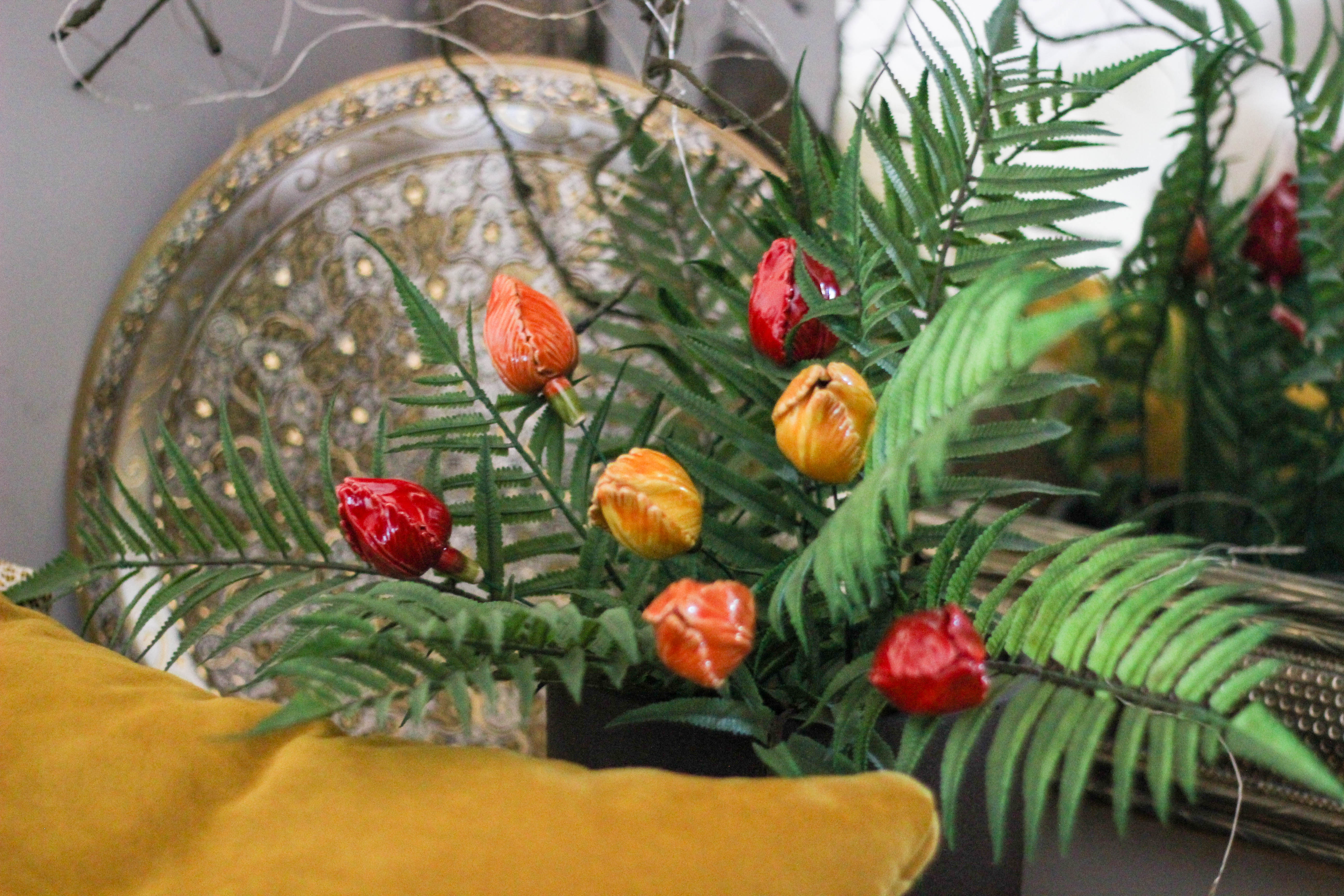 Keramik-Tulpe in Zimmerpflanze