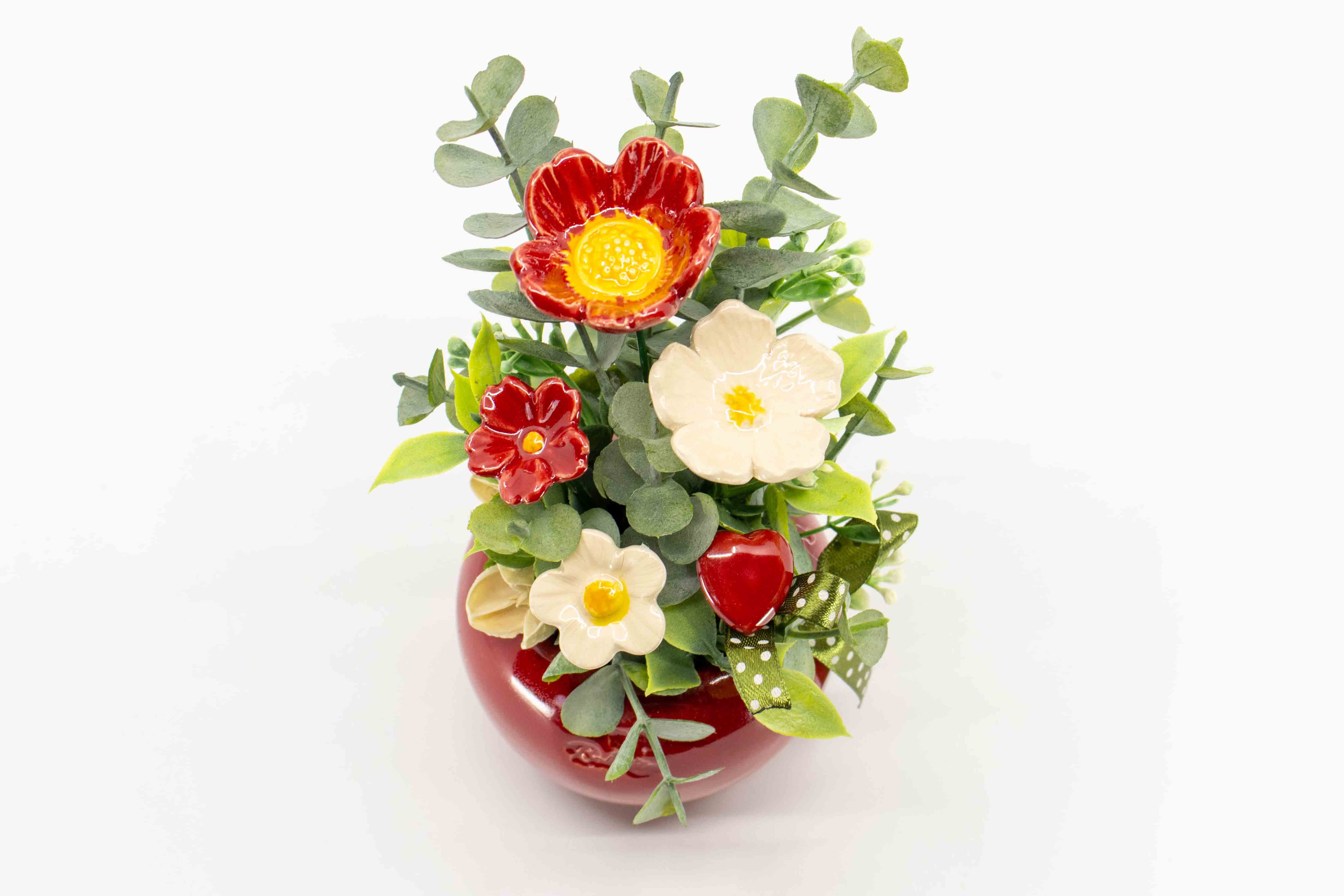 Geschenk zum Frauentag mit Keramikblumen