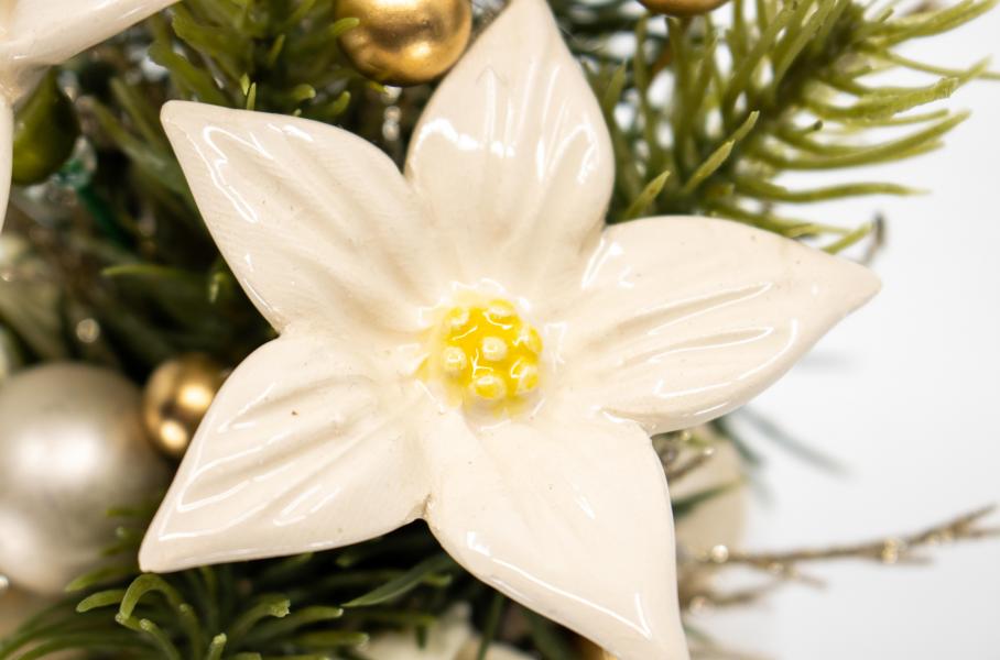 Eine Weihnachtsgeschichte über eine Keramikblume