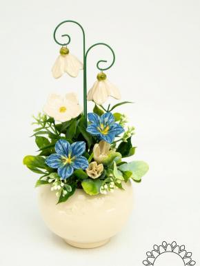 Kleine Tischdekoration mit Glockenblumen - Weiß