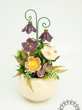 Kleine Tischdekoration mit Glockenblumen - Lila