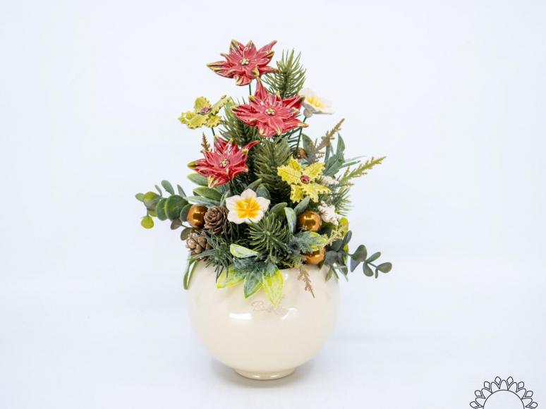 Große Weihnachts-Tischdekoration mit Sternblumen