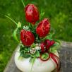 Mittelgroße Tischdekoration mit Tulpen - Rot