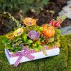Blumenbox Dekoration mit Hagebutte
