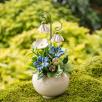 Kleine Tischdekoration mit Glockenblumen