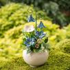 Kleine Tischdekoration mit Glockenblumen