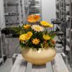 Große Tischdekoration mit Gartenmohnblumen