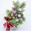 Kleine Weihnachts-Tischdekoration mit Rentier
