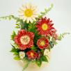 Große Tischdekoration mit Hibiskus