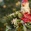 Kleine Weihnachts-Tischdekoration mit Schneemann - Rot