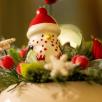Mittelgroße Weihnachts-Tischdekoration mit Pinguin - Rot