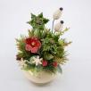 Weihnachts-Tischdekoration mit Hagebutte