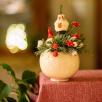 Weihnachts-Tischdekoration mit Schneekopf - Rot